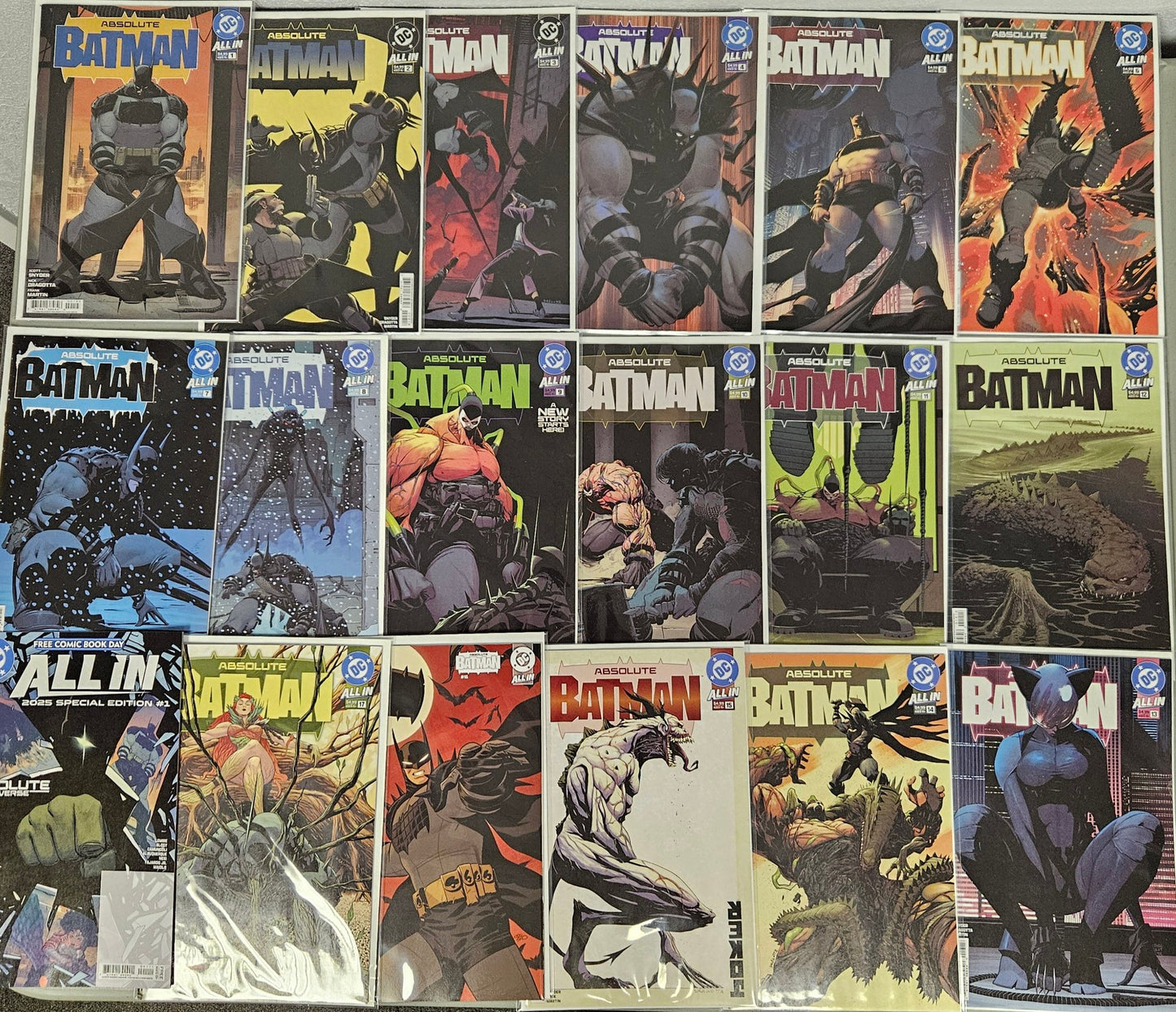 18 Comic Absolute Batman Collection - ONLY 1 Left